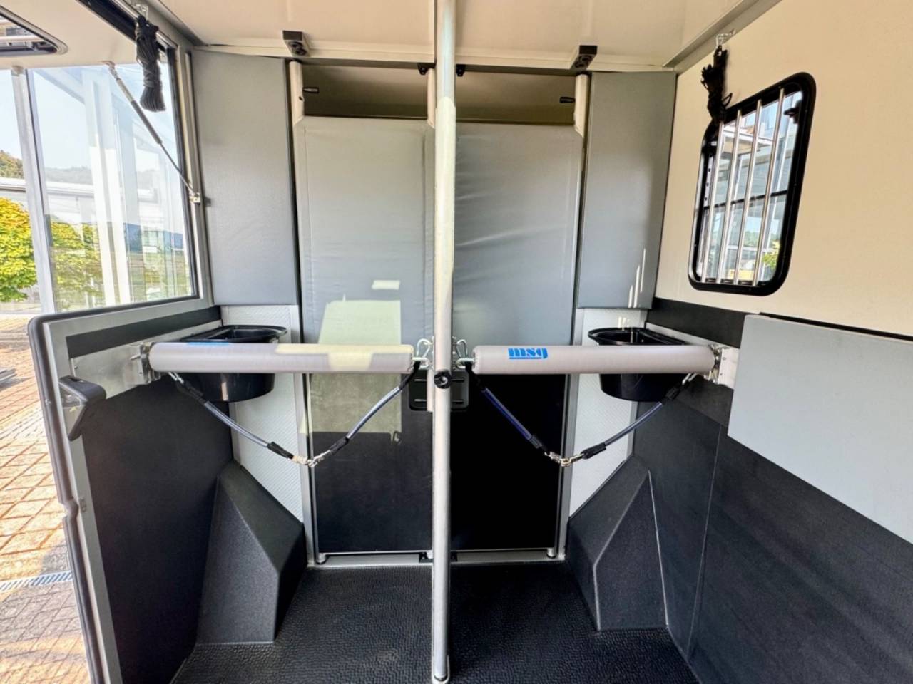 Kleine paardenvrachtwagen (B rijbewijs) Autre marque NISSAN 0 Nieuw