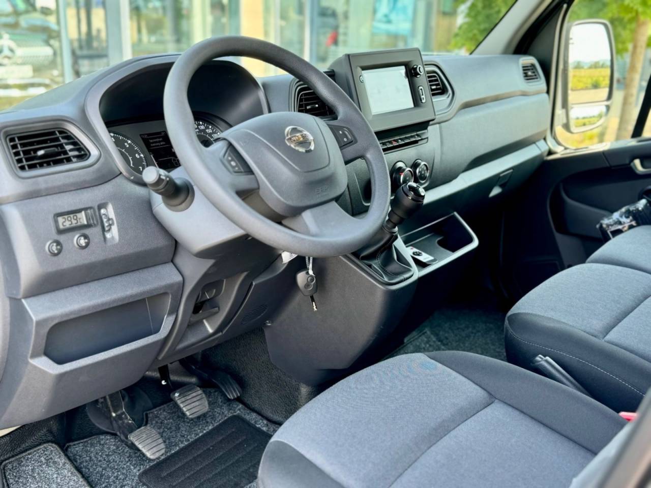 Kleine paardenvrachtwagen (B rijbewijs) Autre marque NISSAN 0 Nieuw