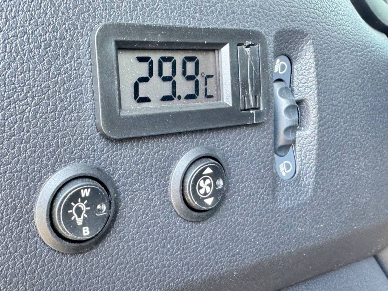 Kleine paardenvrachtwagen (B rijbewijs) Autre marque NISSAN 0 Nieuw