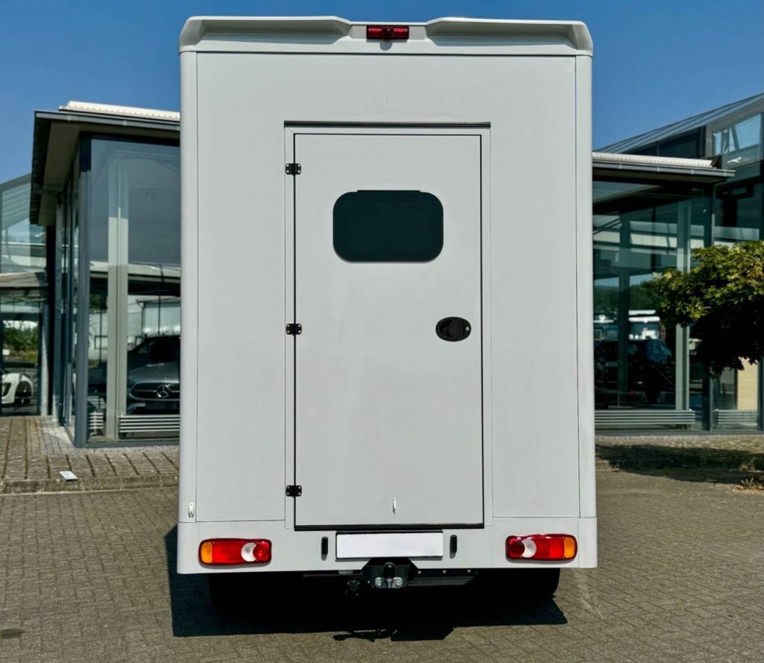 Kleine paardenvrachtwagen (B rijbewijs) Autre marque NISSAN 0 Nieuw