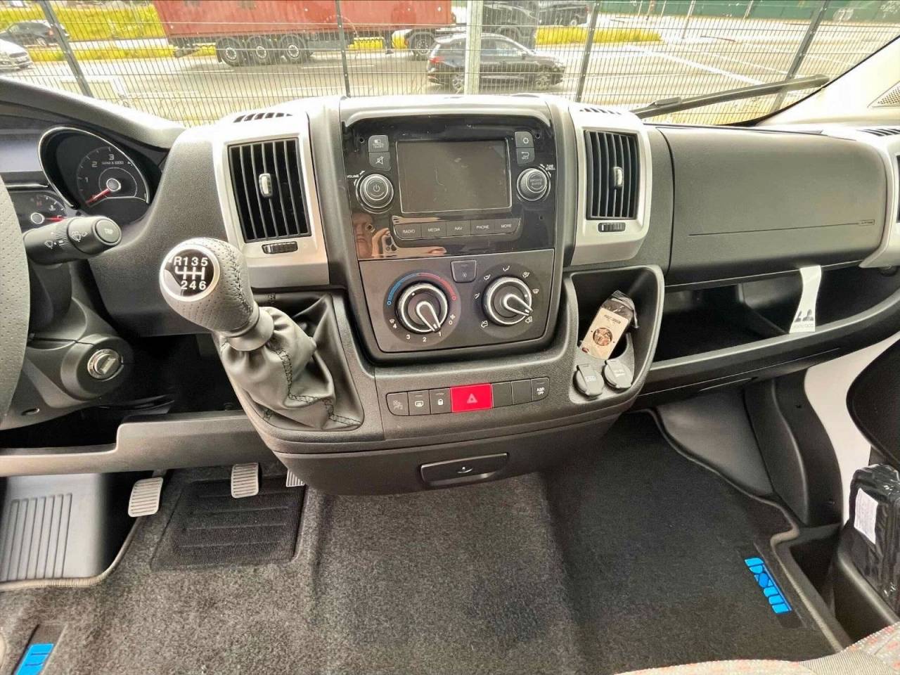 Kleine paardenvrachtwagen (B rijbewijs) Autre marque PEUGEOT 0 Nieuw