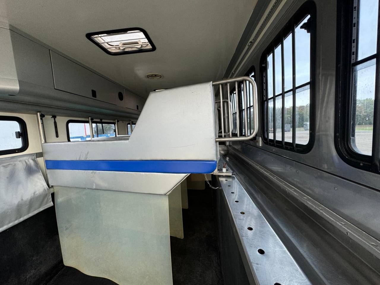 Zware paardenvrachtwagen (groot rijbewijs) Man AK 2007 Tweedehands