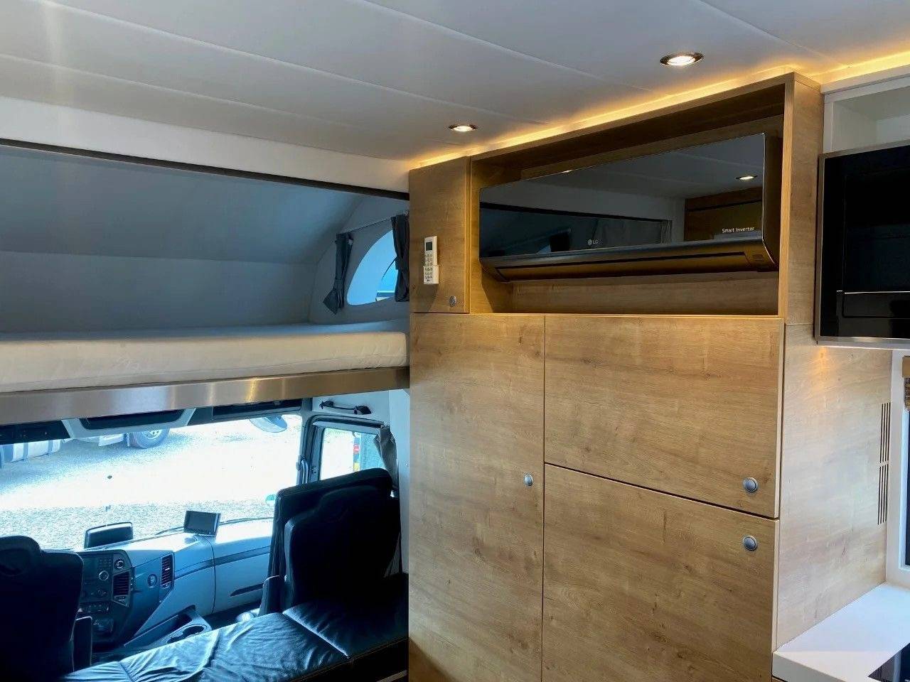 Zware paardenvrachtwagen (groot rijbewijs) Mercedes MERCEDES-BENZ 0 Tweedehands