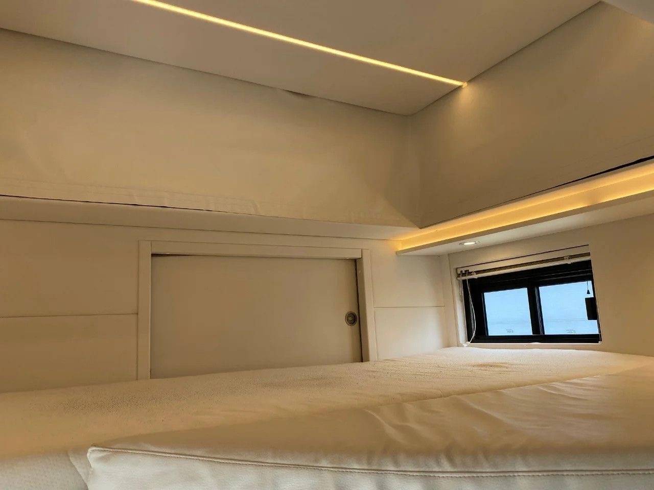 Zware paardenvrachtwagen (groot rijbewijs) Mercedes MERCEDES-BENZ 0 Tweedehands