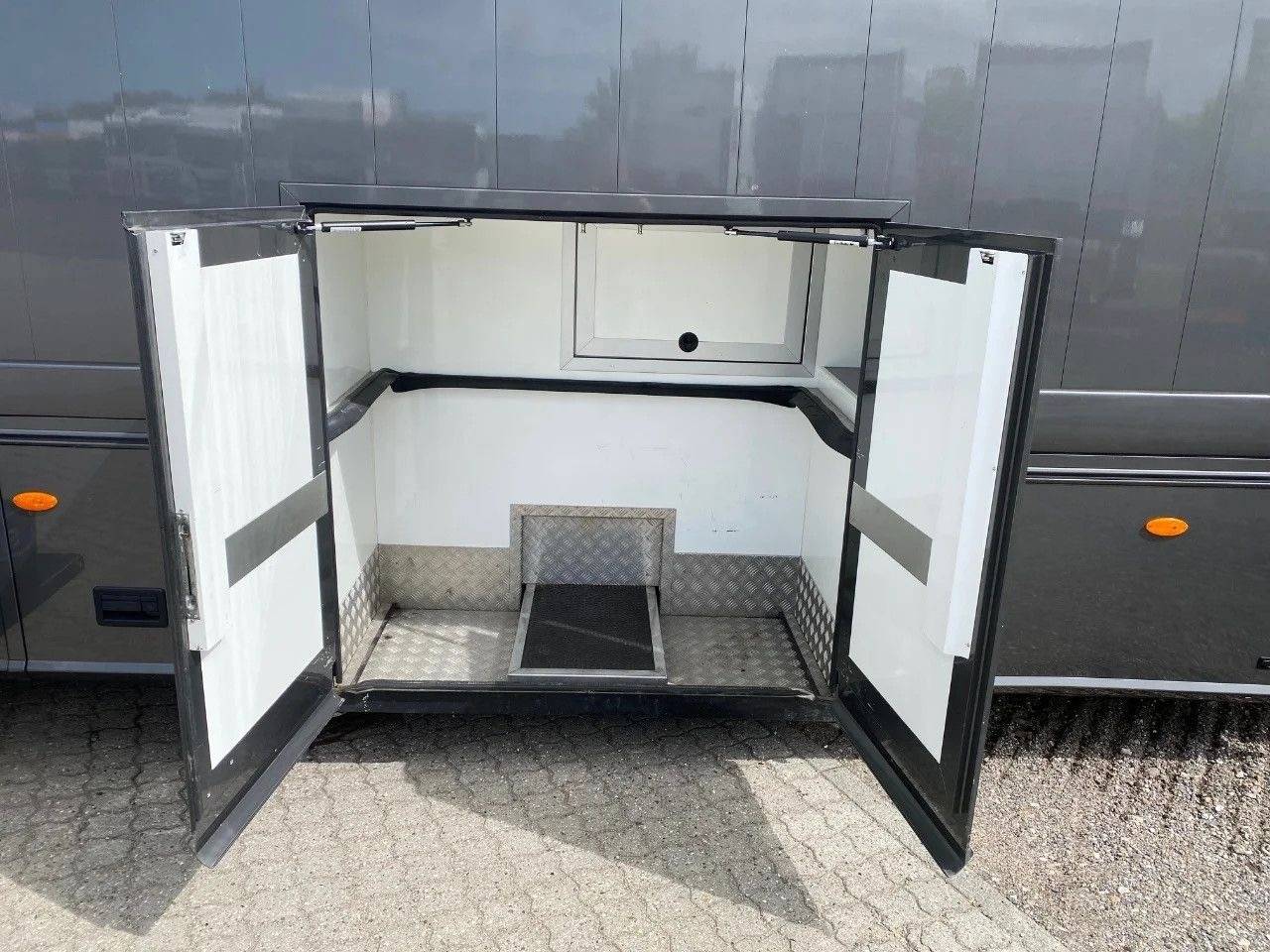 Zware paardenvrachtwagen (groot rijbewijs) Mercedes MERCEDES-BENZ 0 Tweedehands