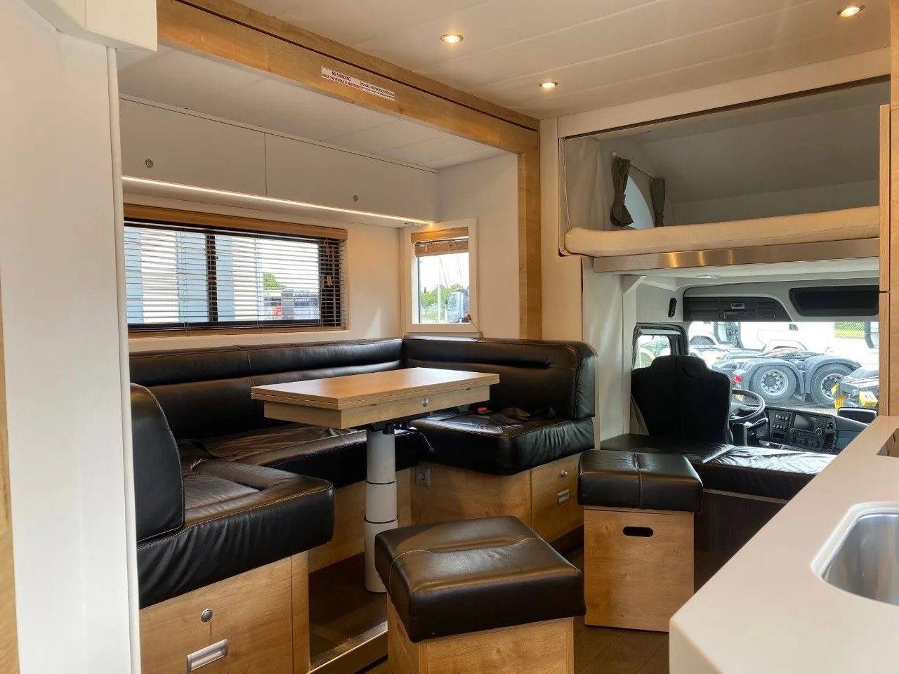 Zware paardenvrachtwagen (groot rijbewijs) Mercedes MERCEDES-BENZ 0 Tweedehands