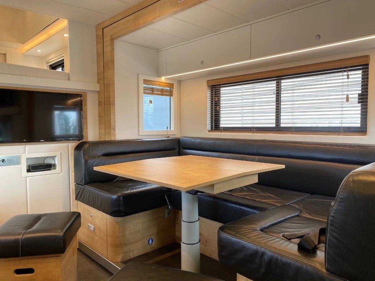 Zware paardenvrachtwagen (groot rijbewijs) Mercedes MERCEDES-BENZ 0 Tweedehands