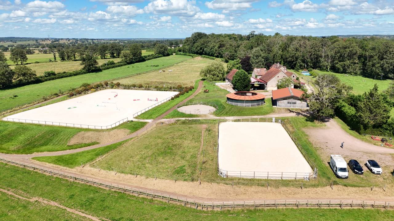 Mooi hippisch vastgoed Koop Allier