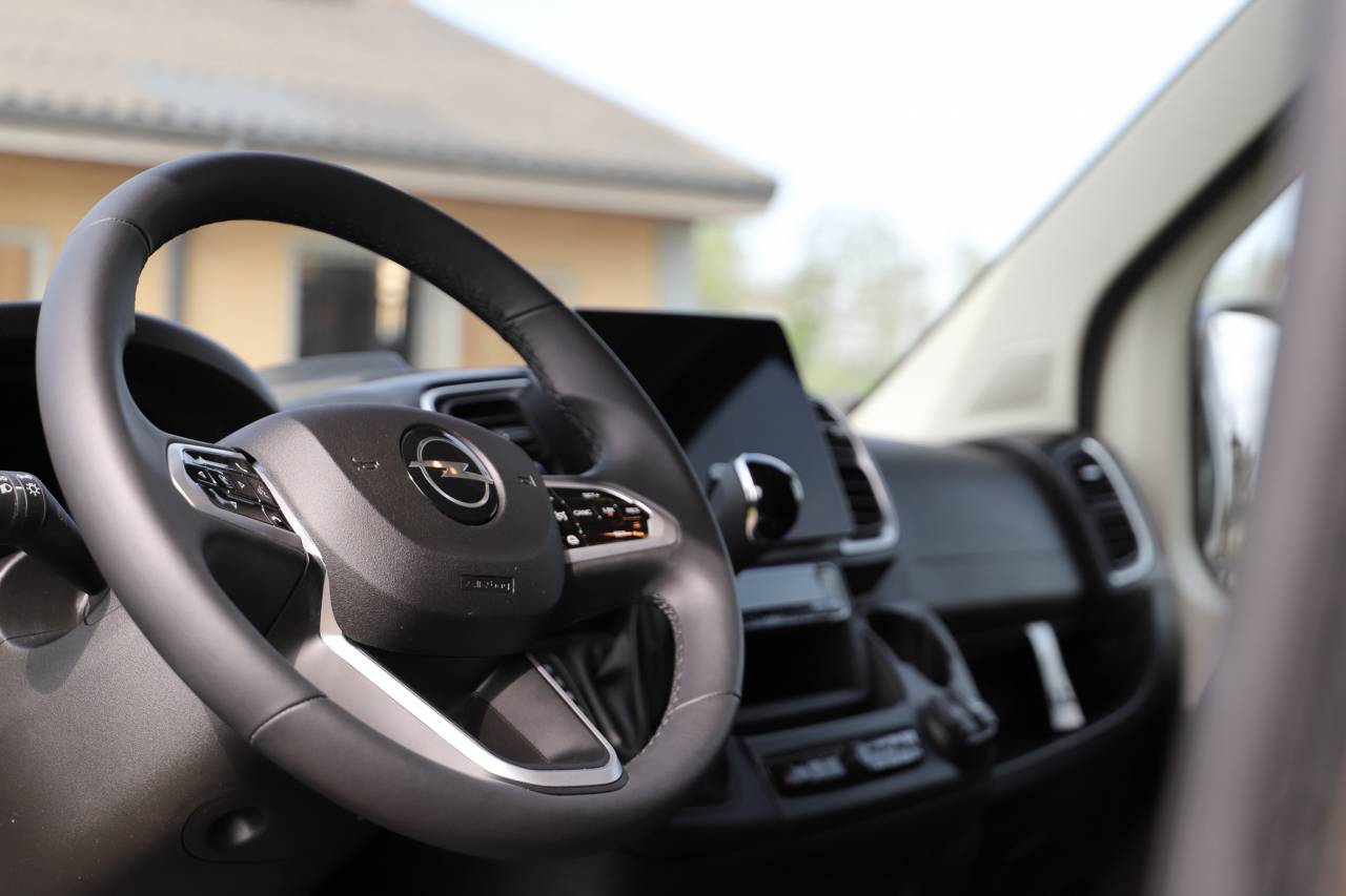 Kleine paardenvrachtwagen (B rijbewijs) Krismar  2025 Nieuw