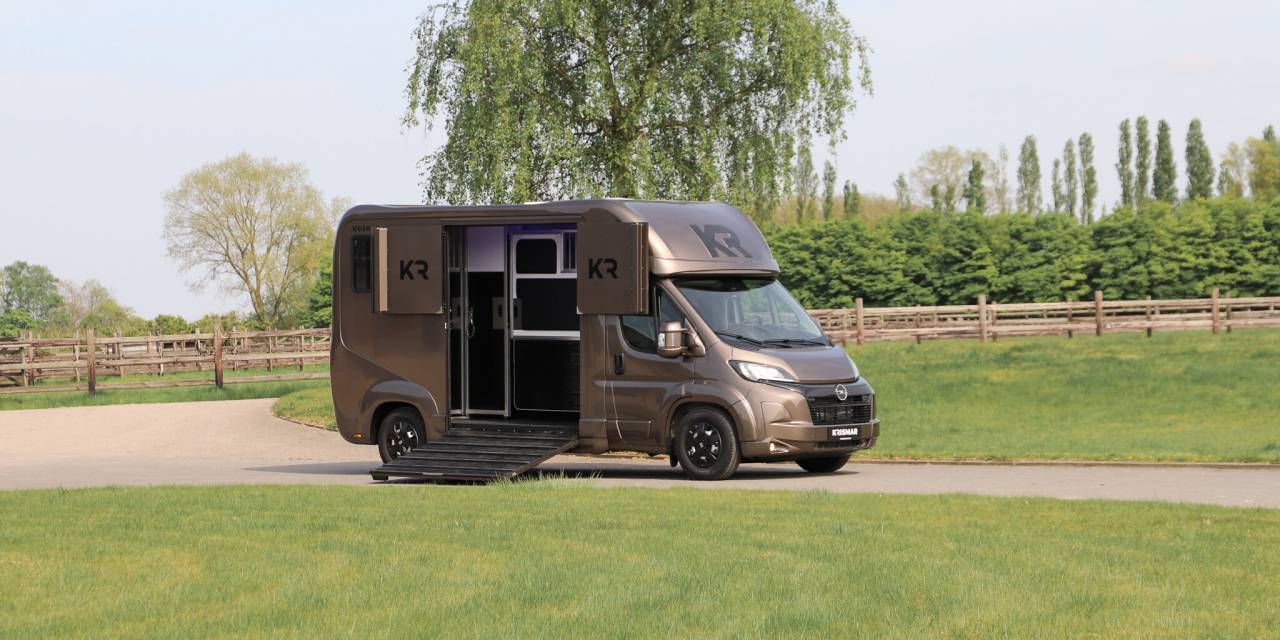 Kleine paardenvrachtwagen (B rijbewijs) Krismar  2025 Nieuw