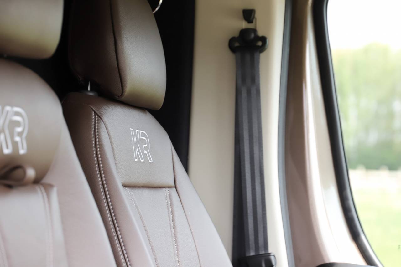 Kleine paardenvrachtwagen (B rijbewijs) Krismar  2025 Nieuw