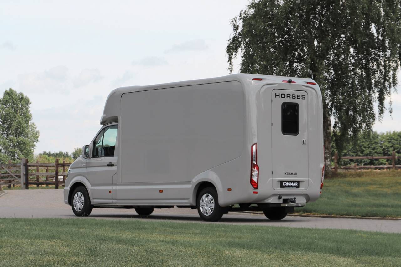 Kleine paardenvrachtwagen (B rijbewijs) Krismar  2025 Nieuw