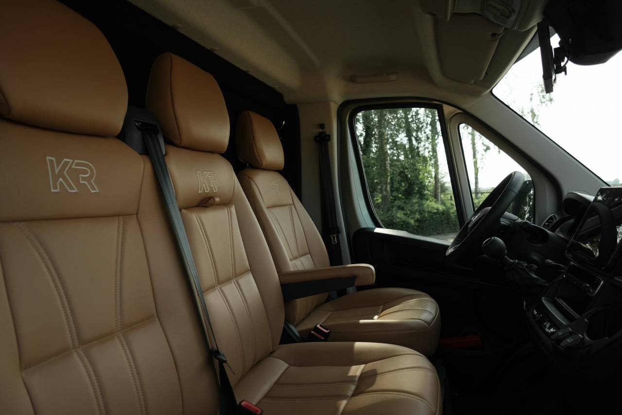 Kleine paardenvrachtwagen (B rijbewijs) Krismar  2025 Nieuw