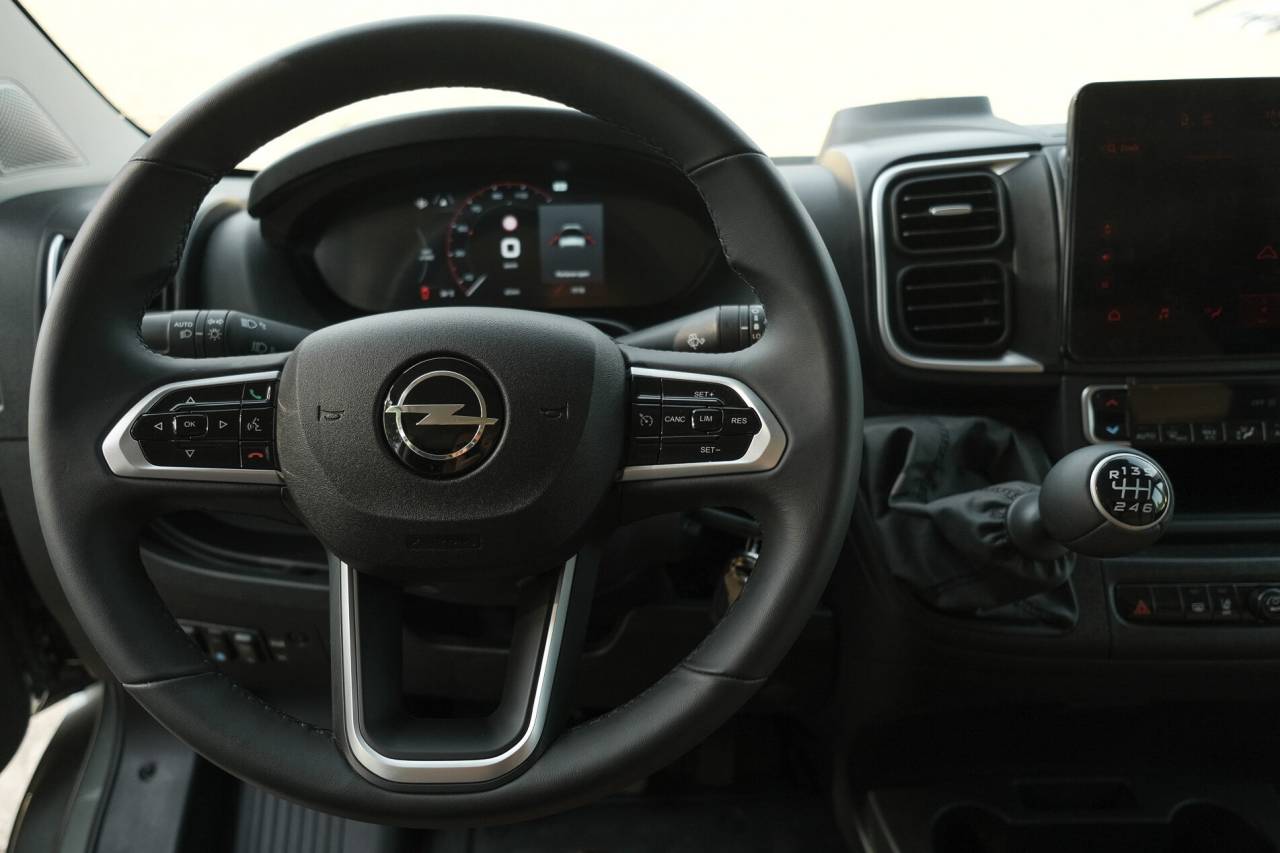 Kleine paardenvrachtwagen (B rijbewijs) Krismar  2025 Nieuw