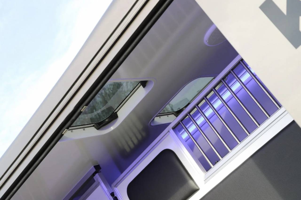 Kleine paardenvrachtwagen (B rijbewijs) Krismar  2025 Nieuw