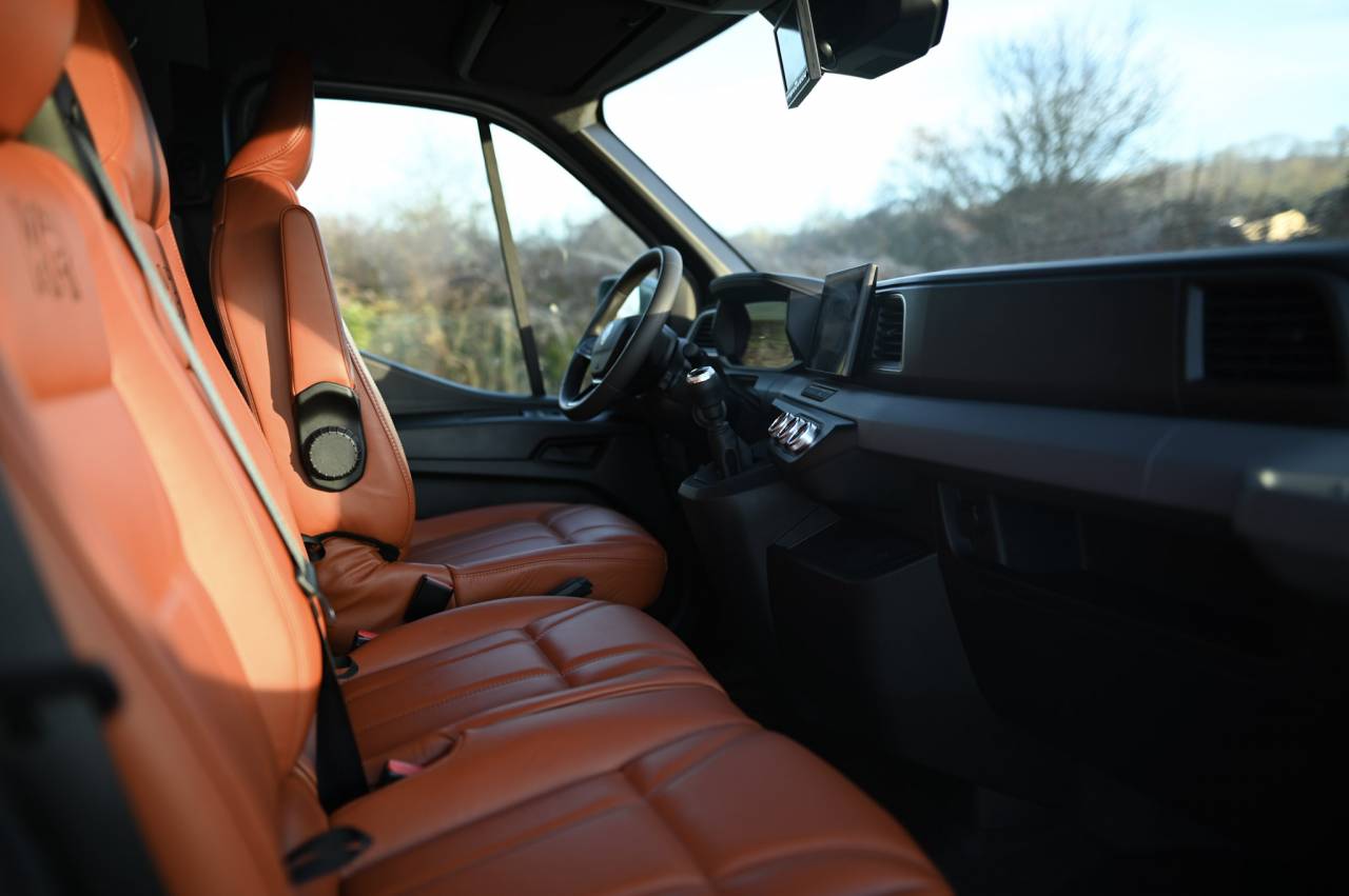 Kleine paardenvrachtwagen (B rijbewijs) Krismar  2025 Nieuw