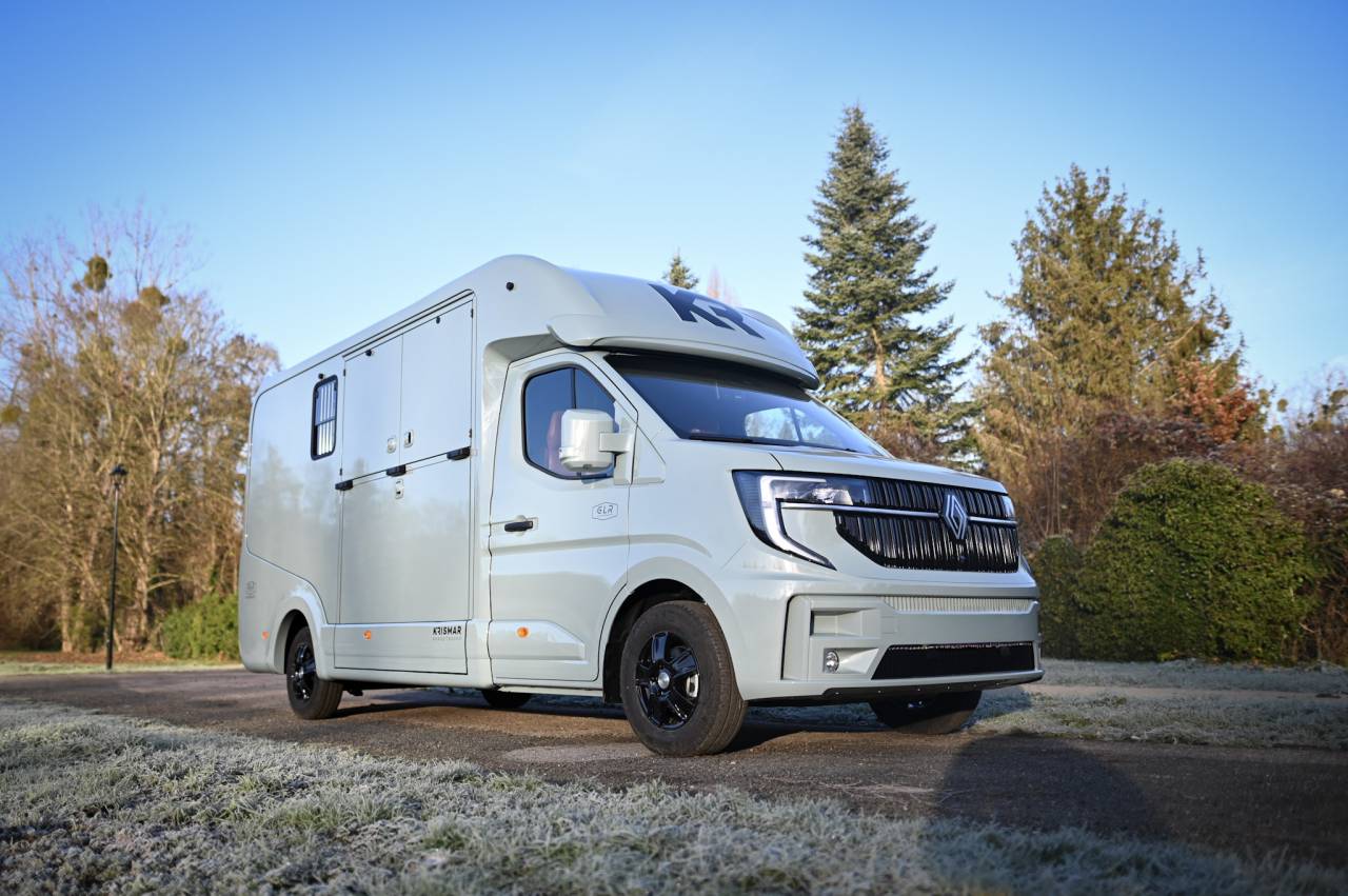 Kleine paardenvrachtwagen (B rijbewijs) Krismar  2025 Nieuw