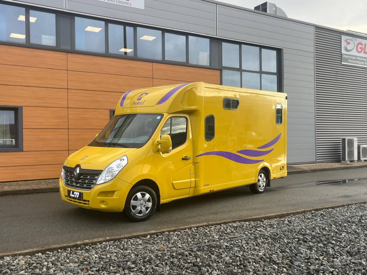 Kleine paardenvrachtwagen (B rijbewijs) Theault PROTEO STALLE 5 PLACES 2017 Tweedehands