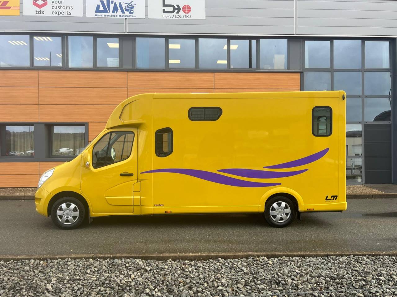 Kleine paardenvrachtwagen (B rijbewijs) Theault PROTEO STALLE 5 PLACES 2017 Tweedehands