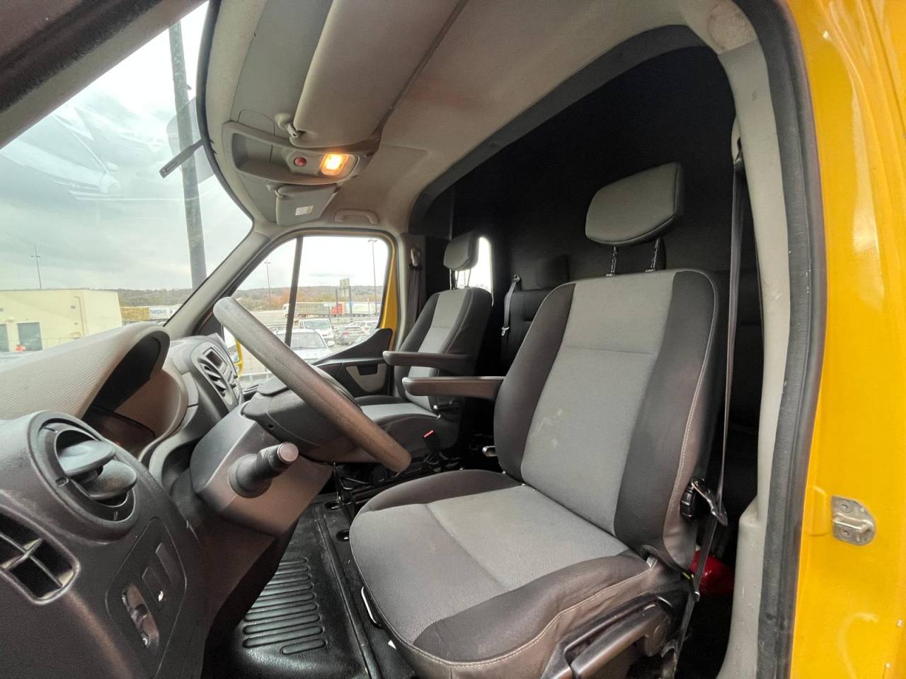 Kleine paardenvrachtwagen (B rijbewijs) Theault PROTEO STALLE 5 PLACES 2017 Tweedehands