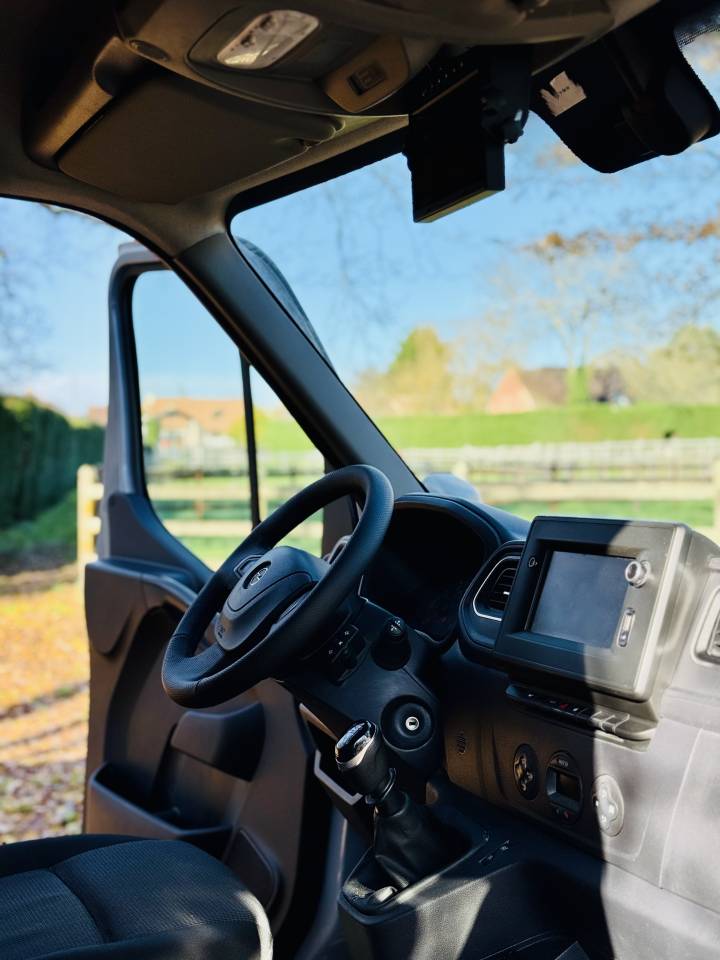 Kleine paardenvrachtwagen (B rijbewijs) Opel MOVANO  2020 Tweedehands