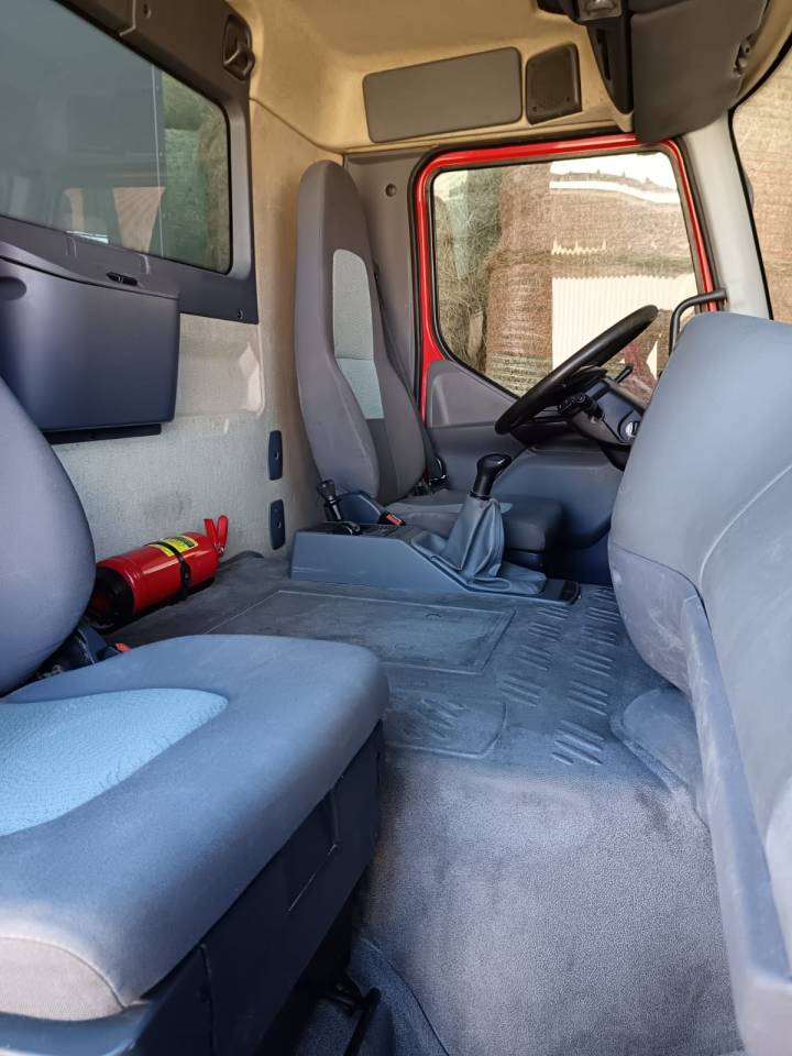 Zware paardenvrachtwagen (groot rijbewijs) Renault midlum 2004 Tweedehands