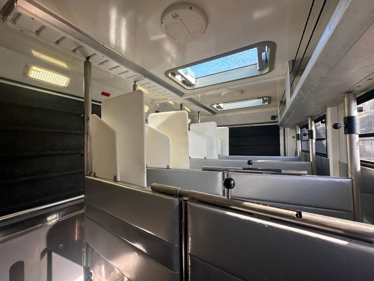 Zware paardenvrachtwagen (groot rijbewijs) Man MAN 0 Tweedehands