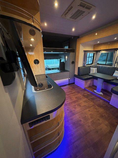 Zware paardenvrachtwagen (groot rijbewijs) Autre marque VOLVO 0 Tweedehands