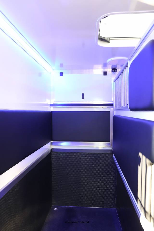 Kleine paardenvrachtwagen (B rijbewijs) Krismar Horsebox 2-3 2025 Nieuw