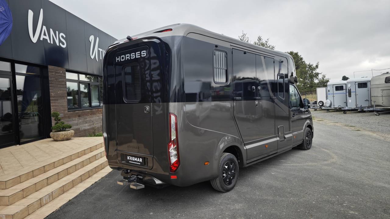 Kleine paardenvrachtwagen (B rijbewijs) Krismar Man TGE Horsebox 5-2 2025 Nieuw