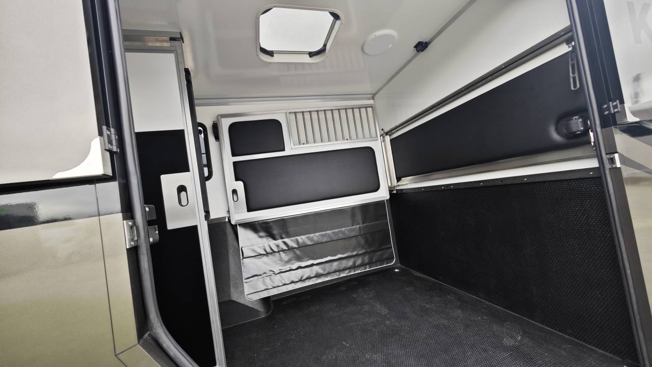 Kleine paardenvrachtwagen (B rijbewijs) Krismar Man TGE Horsebox 5-2 2025 Nieuw