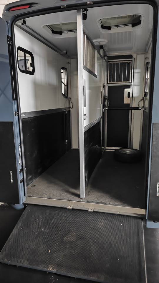 Paardentrailers Ander merk Krismar stalles 2h 2.5 2 Paarden 2025 Nieuw