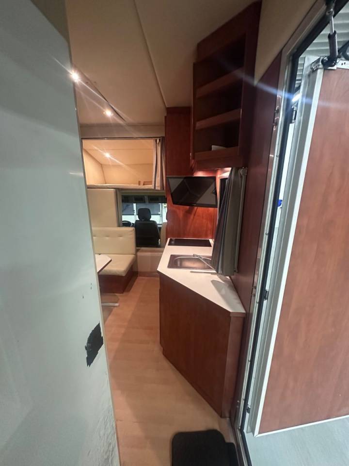 Zware paardenvrachtwagen (groot rijbewijs) Mercedes MERCEDES-BENZ 0 Tweedehands