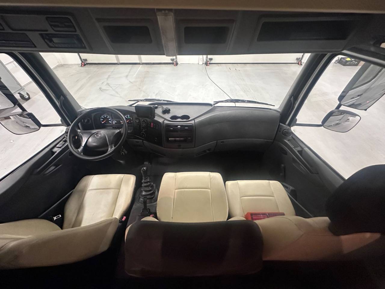 Zware paardenvrachtwagen (groot rijbewijs) Mercedes MERCEDES-BENZ 0 Tweedehands