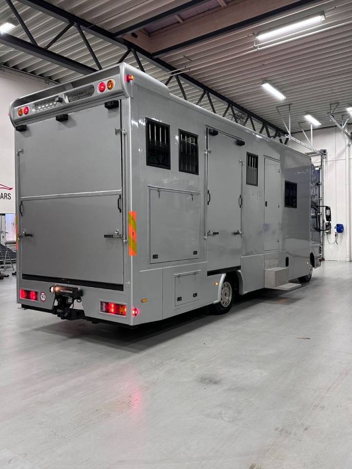 Zware paardenvrachtwagen (groot rijbewijs) Mercedes MERCEDES-BENZ 0 Tweedehands