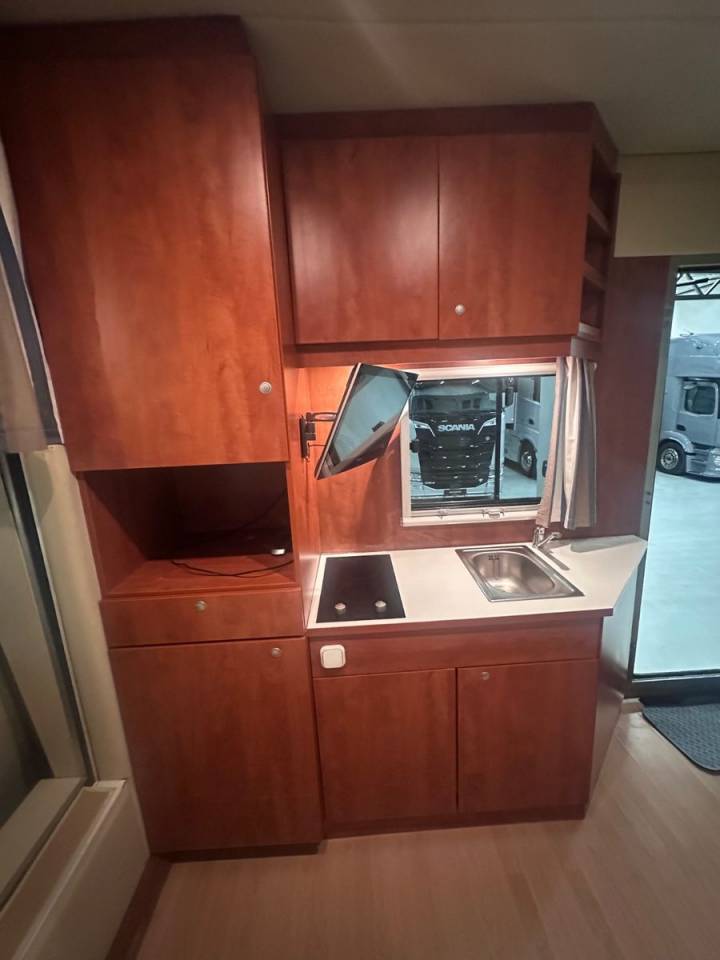 Zware paardenvrachtwagen (groot rijbewijs) Mercedes MERCEDES-BENZ 0 Tweedehands