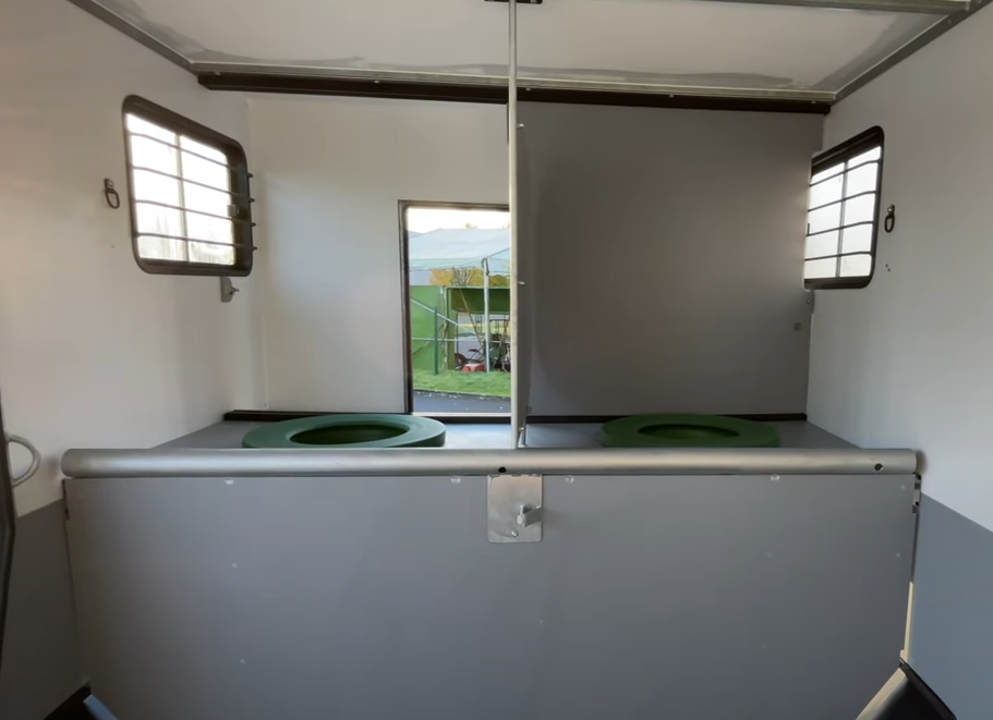 Kleine paardenvrachtwagen (B rijbewijs) AP Petit Renault MASTER L2 2018 Nieuw