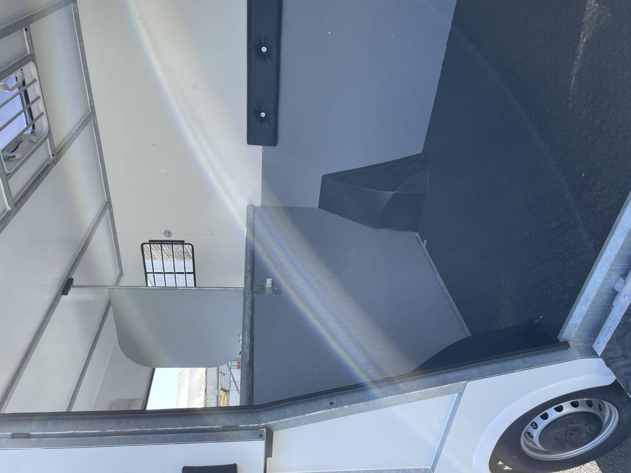 Kleine paardenvrachtwagen (B rijbewijs) AP Petit Renault MASTER L2 2018 Nieuw