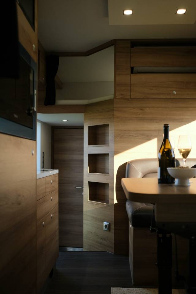 Zware paardenvrachtwagen (groot rijbewijs) Krismar Volvo 4 chevaux HC 2025 Nieuw