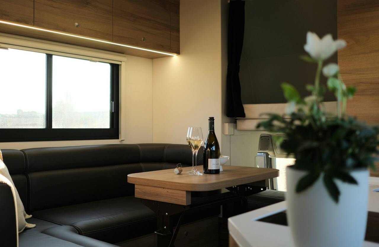 Zware paardenvrachtwagen (groot rijbewijs) Krismar Volvo 4 chevaux HC 2025 Nieuw