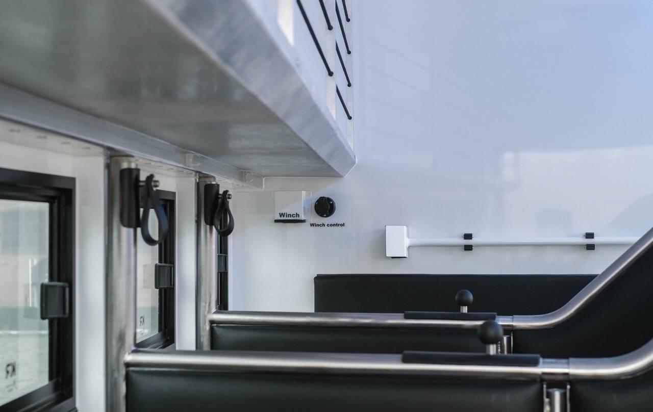 Zware paardenvrachtwagen (groot rijbewijs) Krismar Volvo 4 chevaux HC 2025 Nieuw