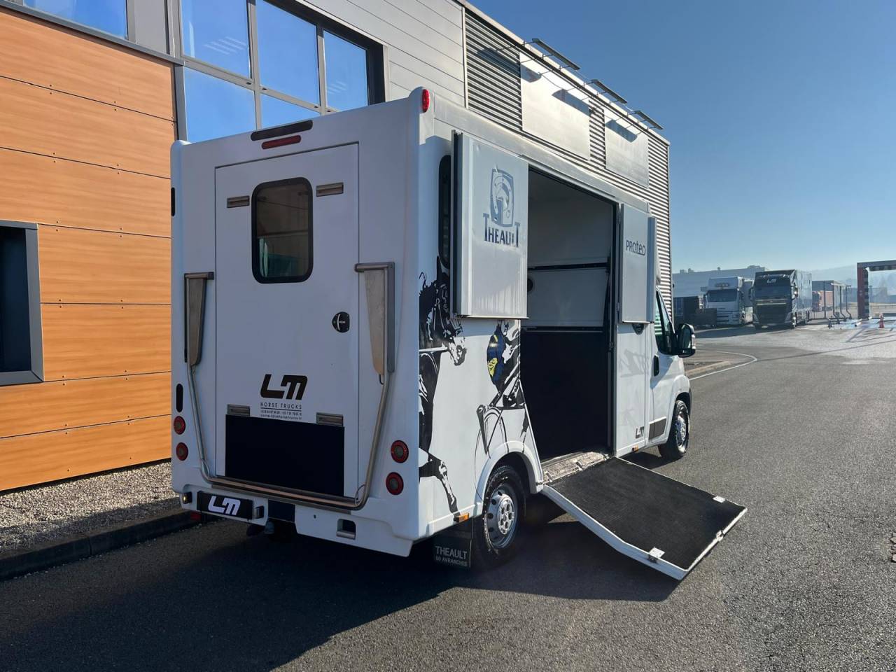 Kleine paardenvrachtwagen (B rijbewijs) Theault VL BOXER THEAULT PROTEO 2014 Tweedehands