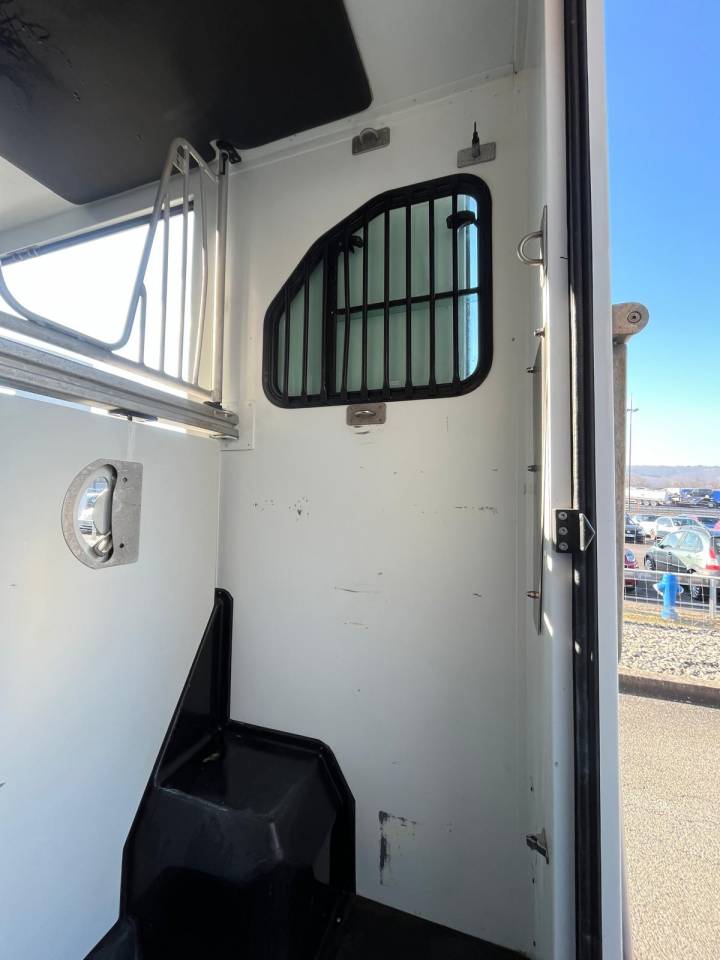 Kleine paardenvrachtwagen (B rijbewijs) Theault VL BOXER THEAULT PROTEO 2014 Tweedehands