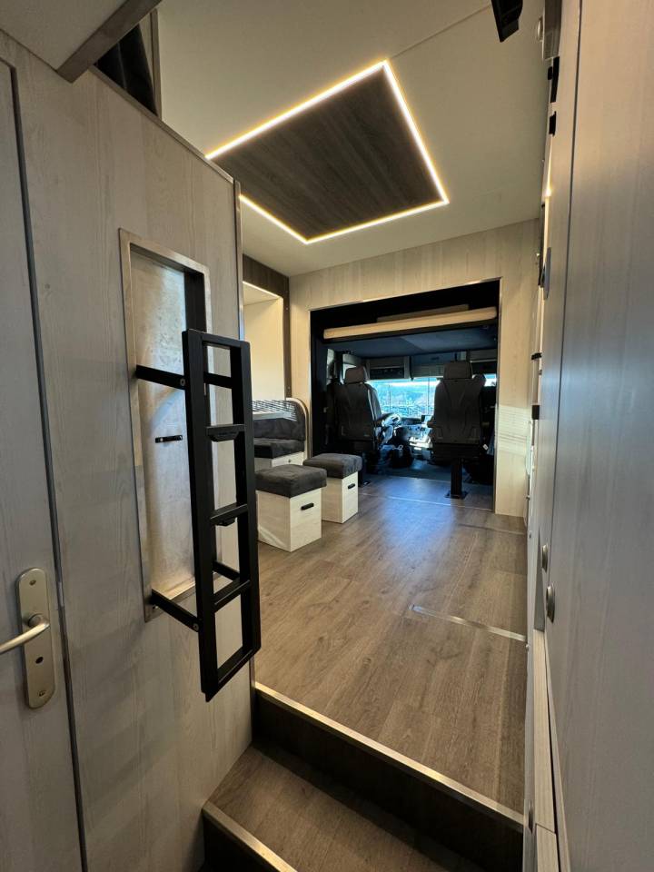 Zware paardenvrachtwagen (groot rijbewijs) Andere merken PAILLARD 2023 Tweedehands