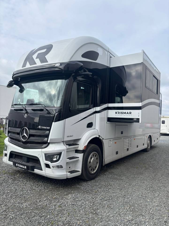 Zware paardenvrachtwagen (groot rijbewijs) Krismar Classicspace 2640 gamme pro 2025 Nieuw