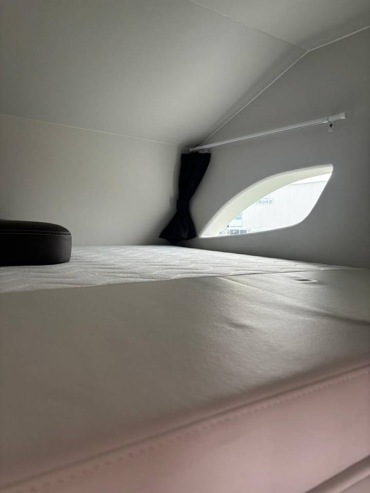 Zware paardenvrachtwagen (groot rijbewijs) Krismar Classicspace 2640 gamme pro 2025 Nieuw