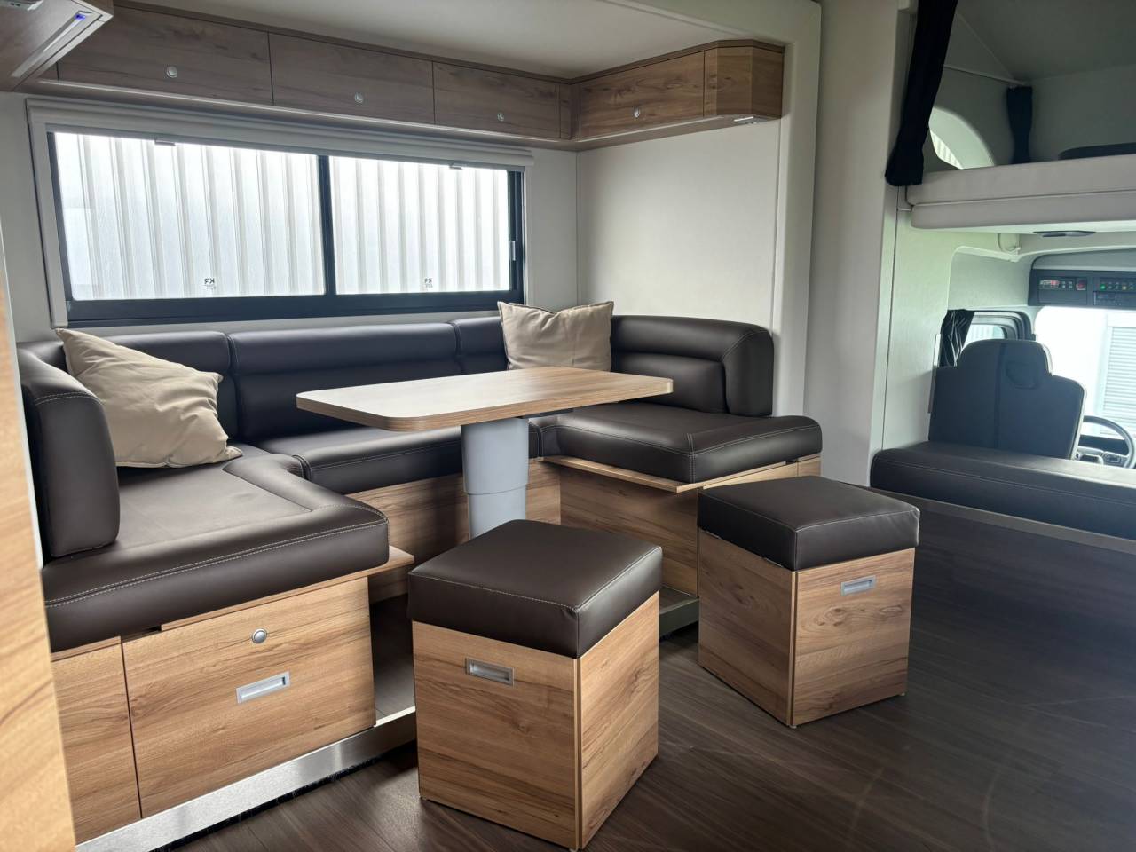 Zware paardenvrachtwagen (groot rijbewijs) Krismar Classicspace 2640 gamme pro 2025 Nieuw