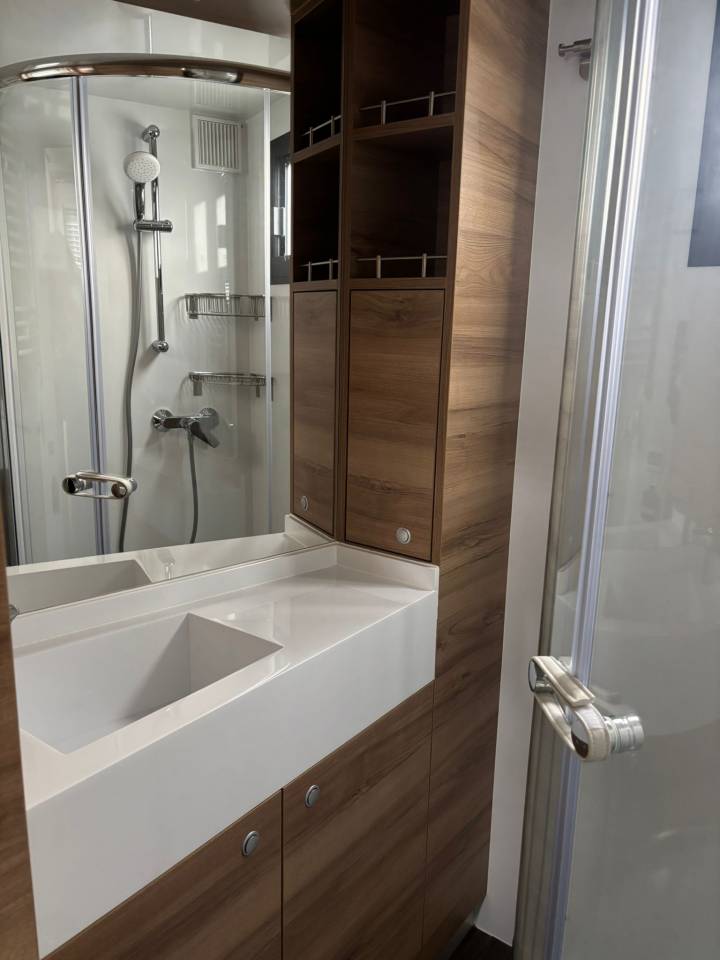 Zware paardenvrachtwagen (groot rijbewijs) Krismar Classicspace 2640 gamme pro 2025 Nieuw