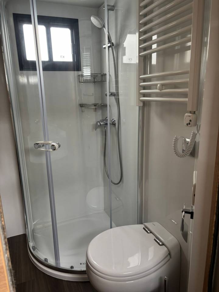 Zware paardenvrachtwagen (groot rijbewijs) Krismar Classicspace 2640 gamme pro 2025 Nieuw