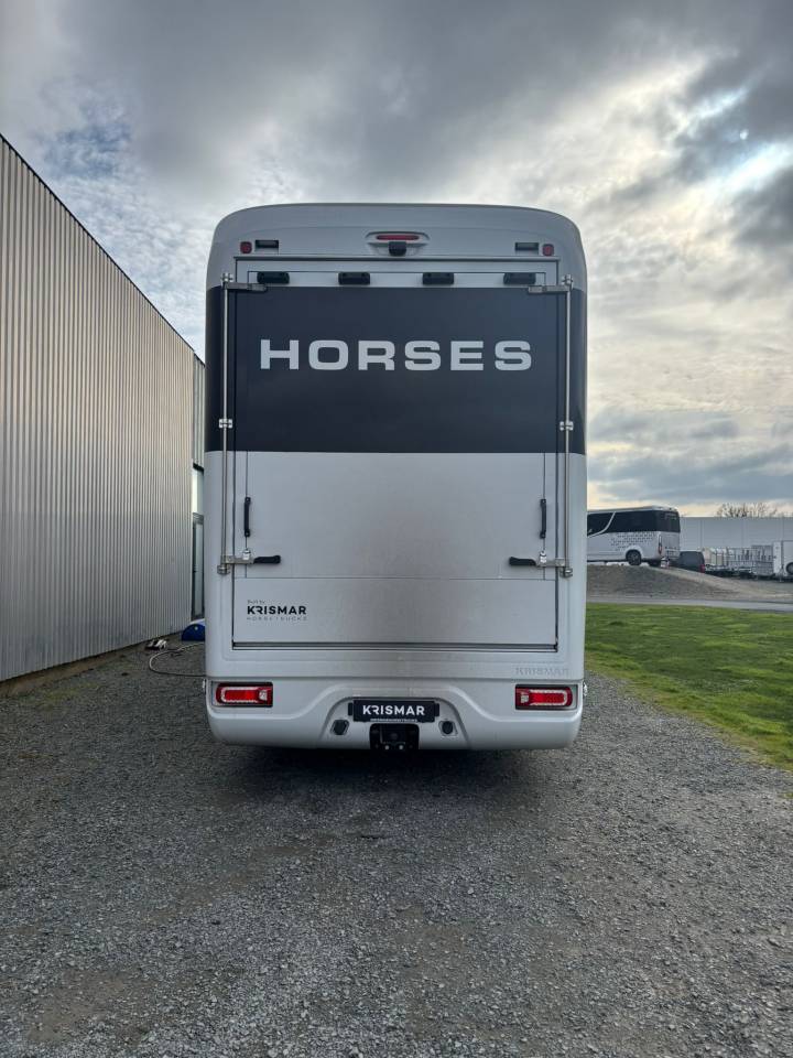 Zware paardenvrachtwagen (groot rijbewijs) Krismar Classicspace 2640 gamme pro 2025 Nieuw